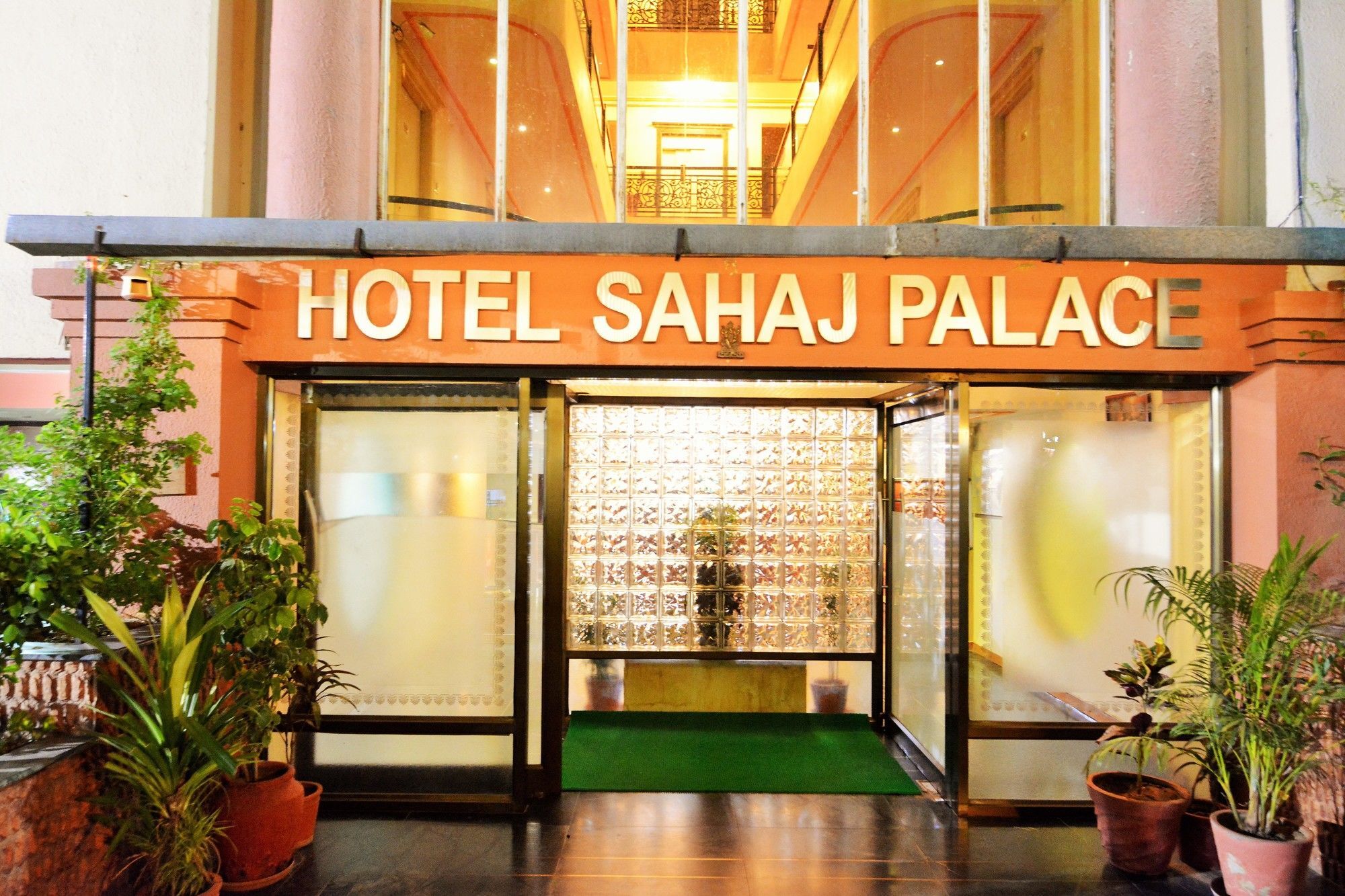 Hotel Sahaj Palace Αχμπανταμπάντ Εξωτερικό φωτογραφία